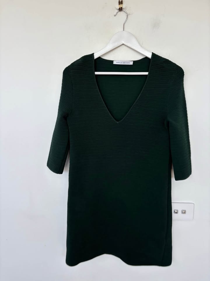 Camilla and Marc Mini Dress - size 8