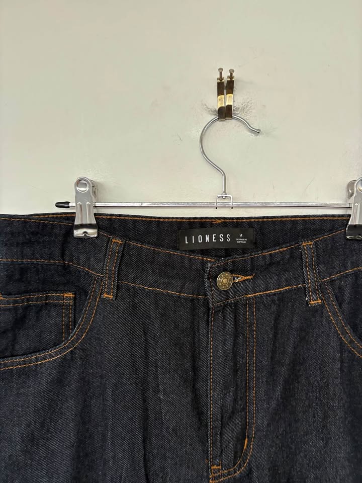 Lioness Jeans - size medium