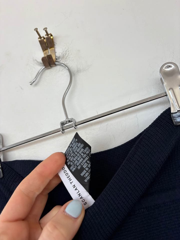 Scanlan Theodore Navy Mini Crepe Knit Skirt - size 6