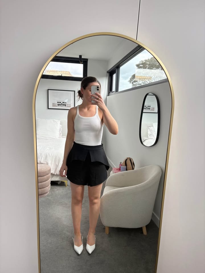 Scanlan Theodore Shorts - size 8