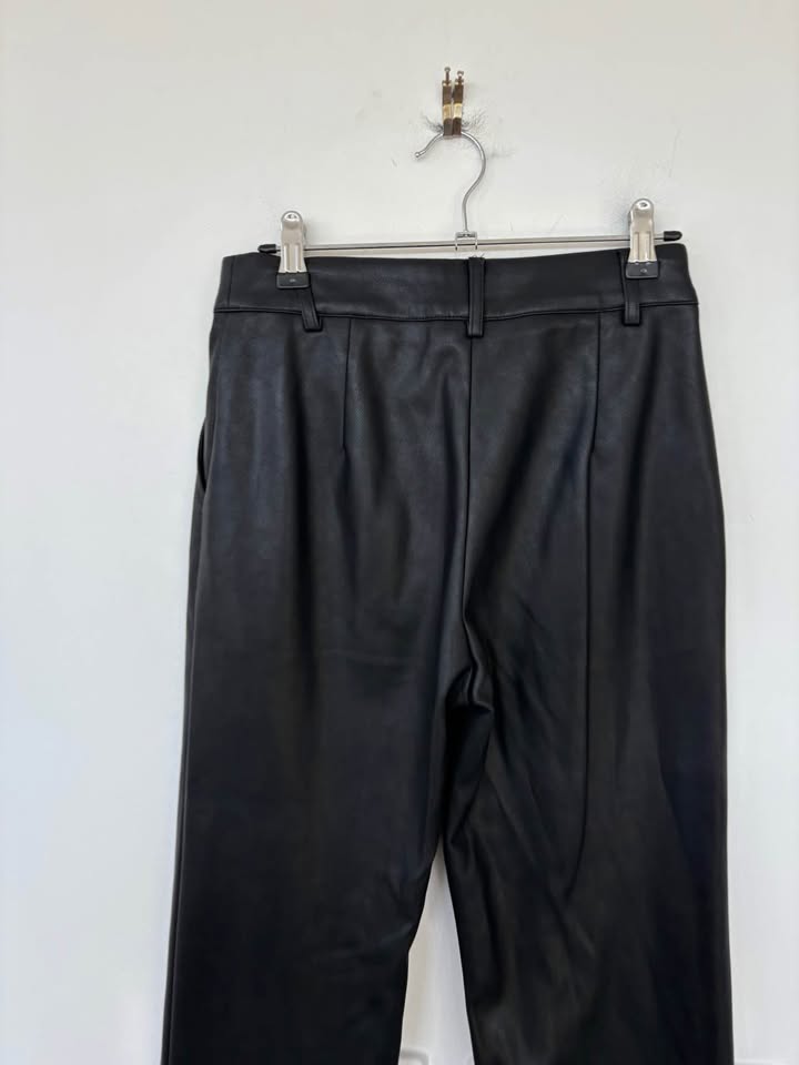 Venderbys Faux Leather Pant - size extra small