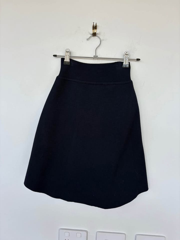 Scanlan Theodore Navy Mini Crepe Knit Skirt - size 6
