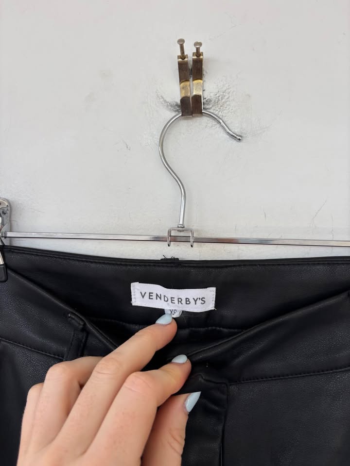 Venderbys Faux Leather Pant - size extra small