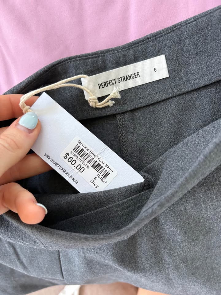 Perfect Stranger Skort - size 6 BNWT