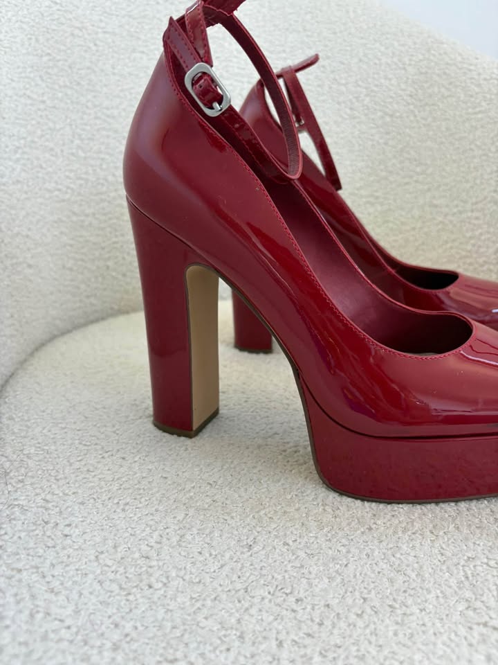 Wittner Heels - size 40