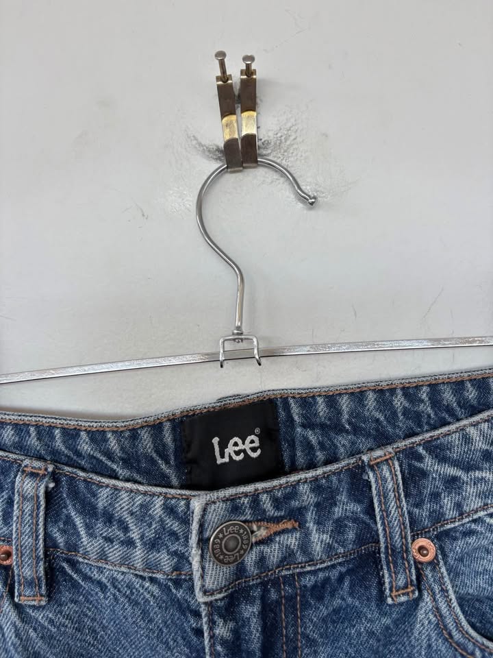Lee Jeans - size 8
