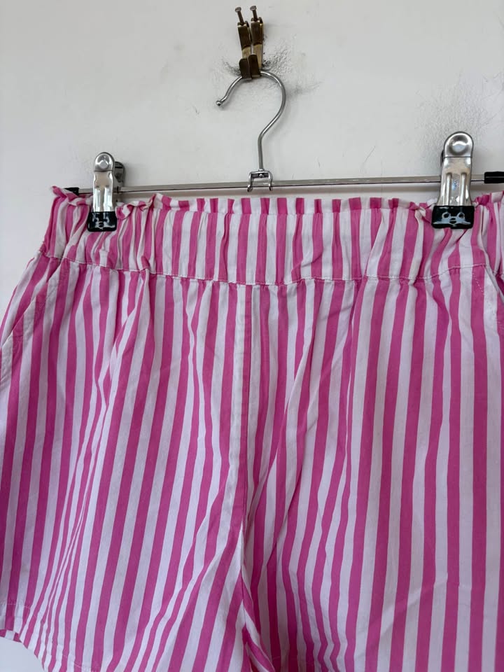 Maison Essential Shorts - size small