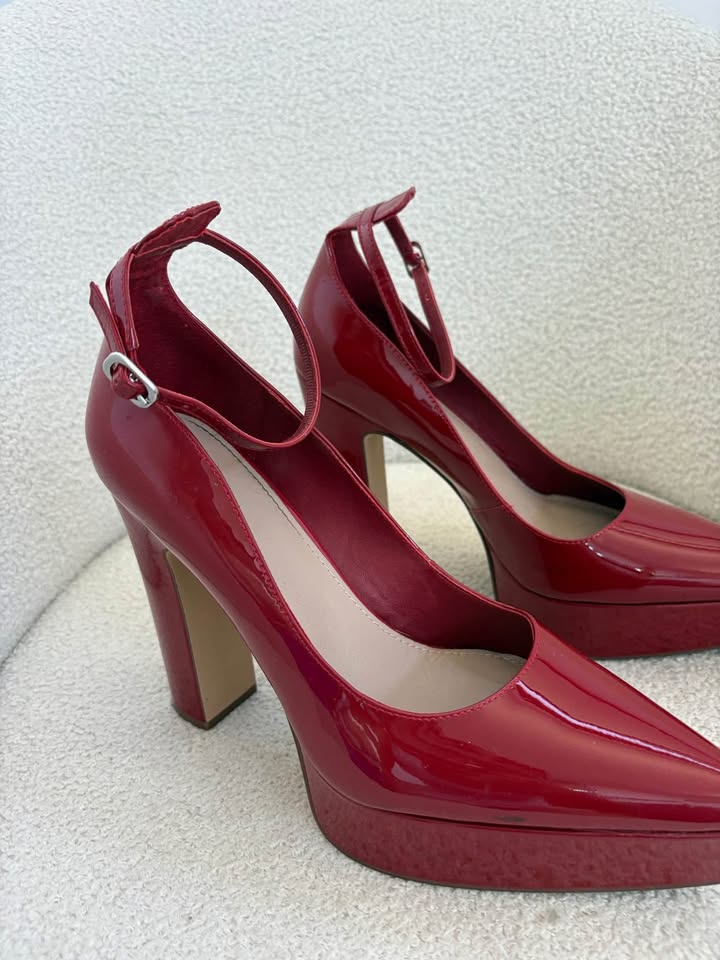 Wittner Heels - size 40