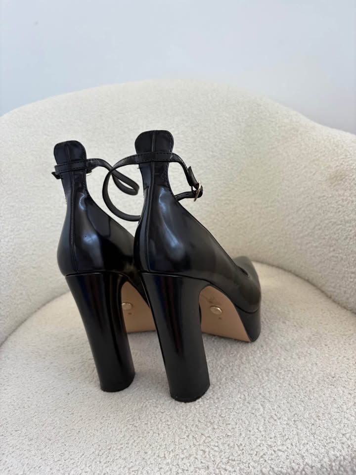 Wittner Heels - size 40