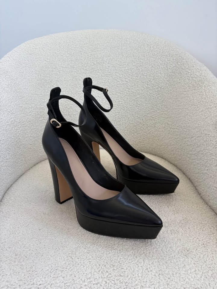 Wittner Heels - size 40