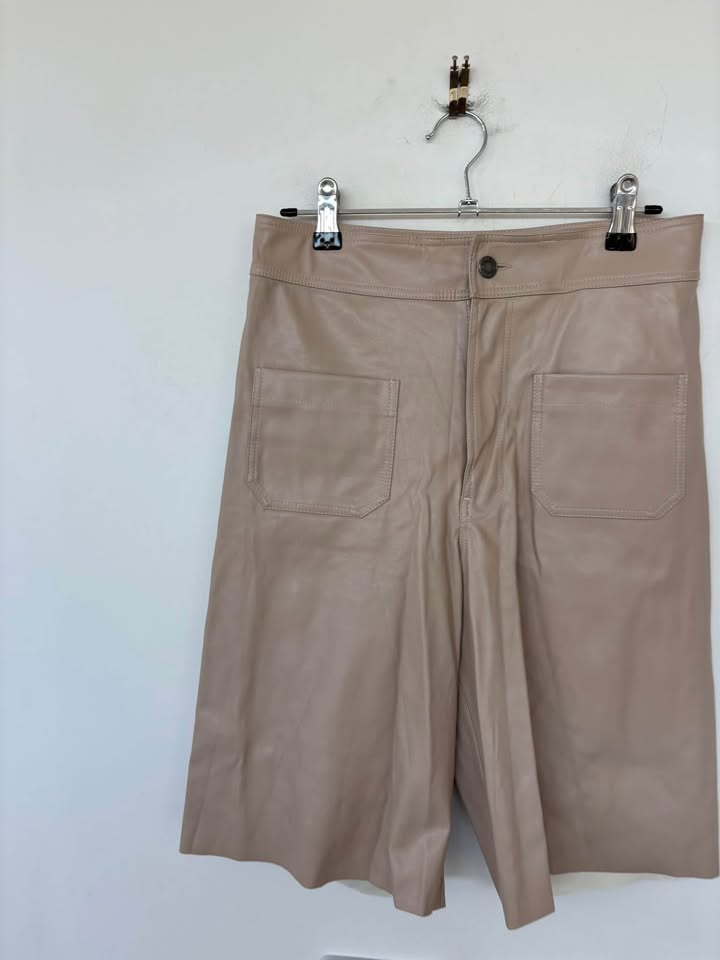 White Story Shorts - size 8