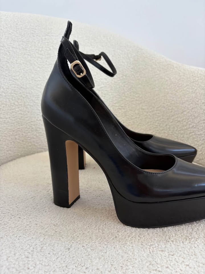 Wittner Heels - size 40