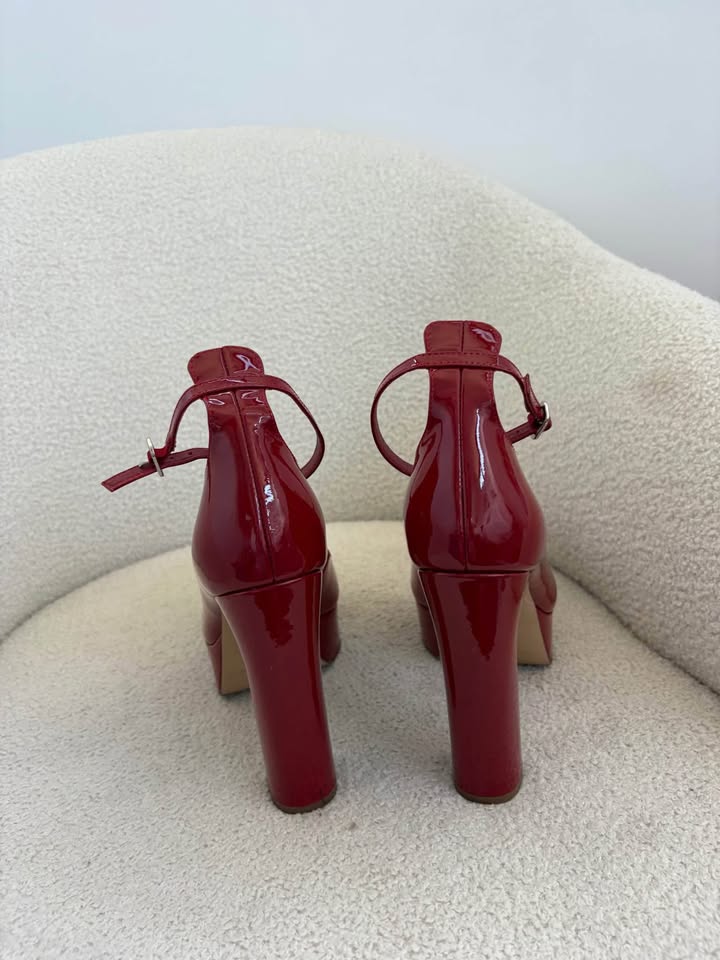 Wittner Heels - size 40
