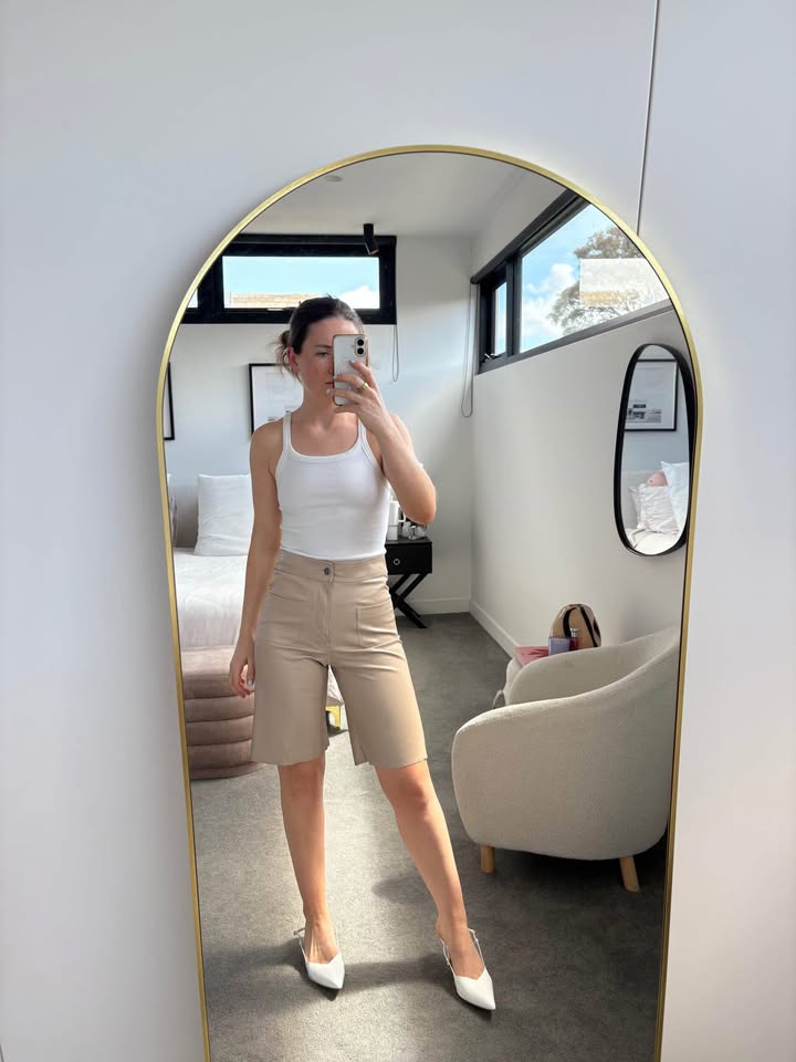 White Story Shorts - size 8