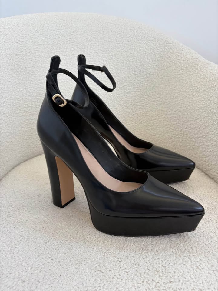 Wittner Heels - size 40