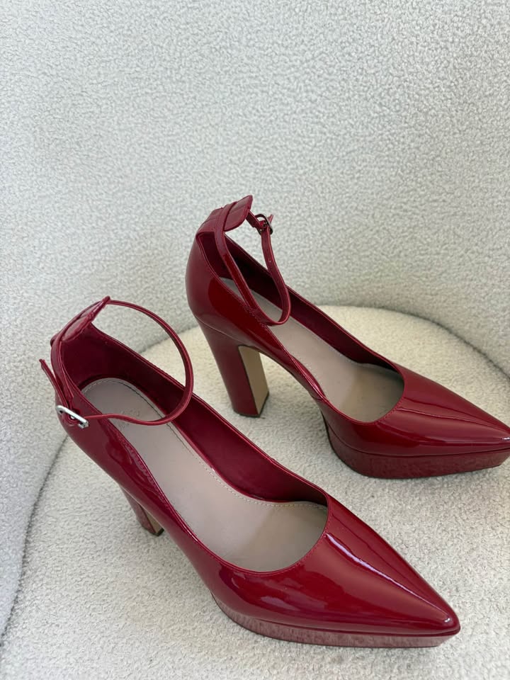 Wittner Heels - size 40