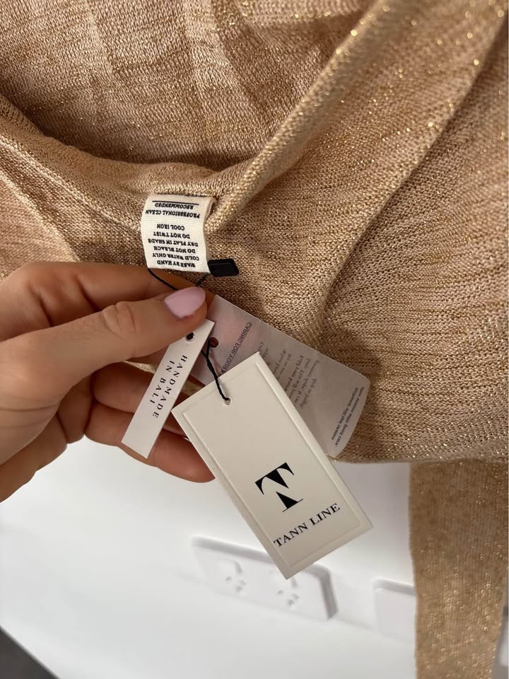 Tann Line Top - Size Large