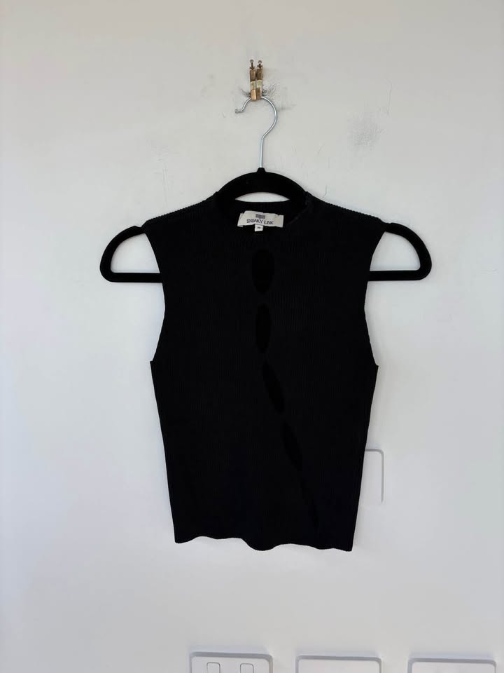 Sneaky Link Top - Size XS