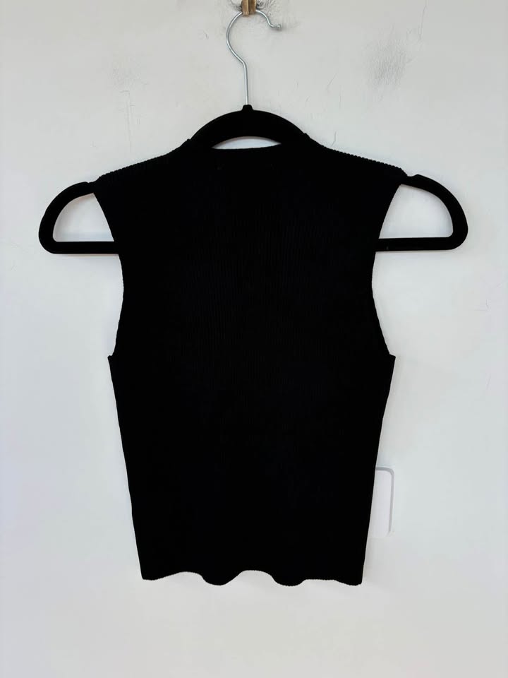Sneaky Link Top - Size XS