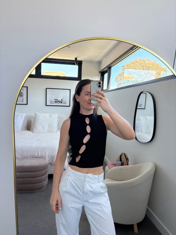Sneaky Link Top - Size XS