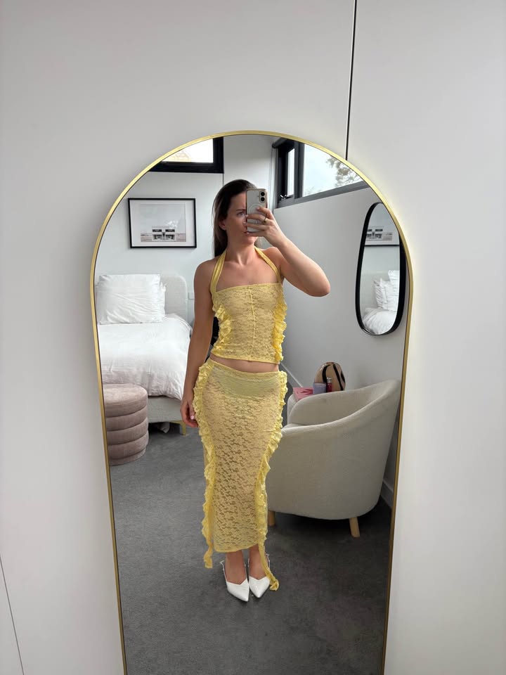 Decondurate Yellow Lace Set - size 6
