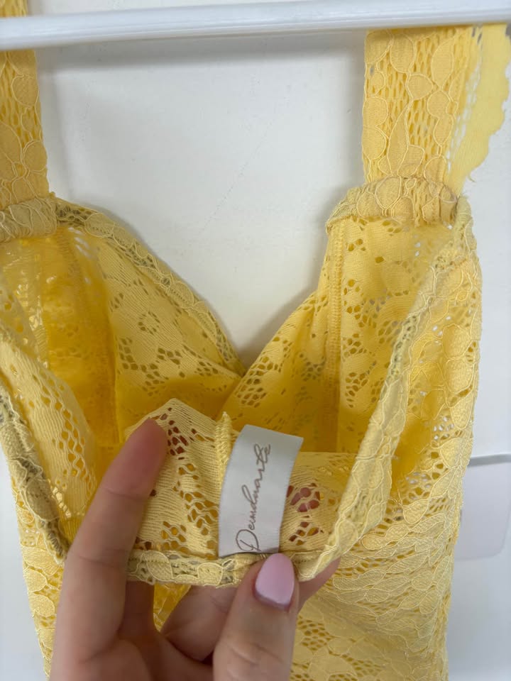 Decondurate Yellow Lace Set - size 6