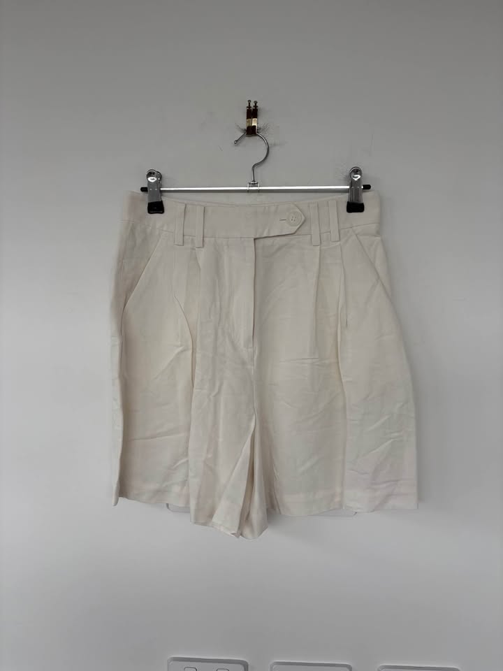 &other stories shorts - size 6
