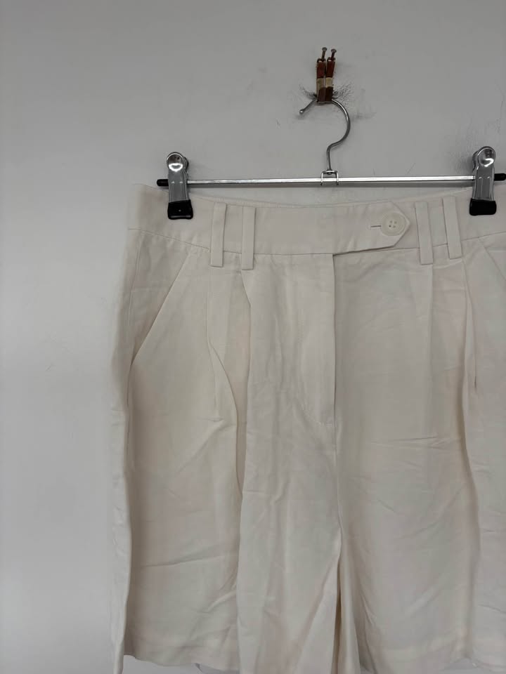 &other stories shorts - size 6