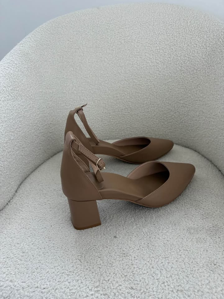 Bared Shoes - size 42 BRAND NEW