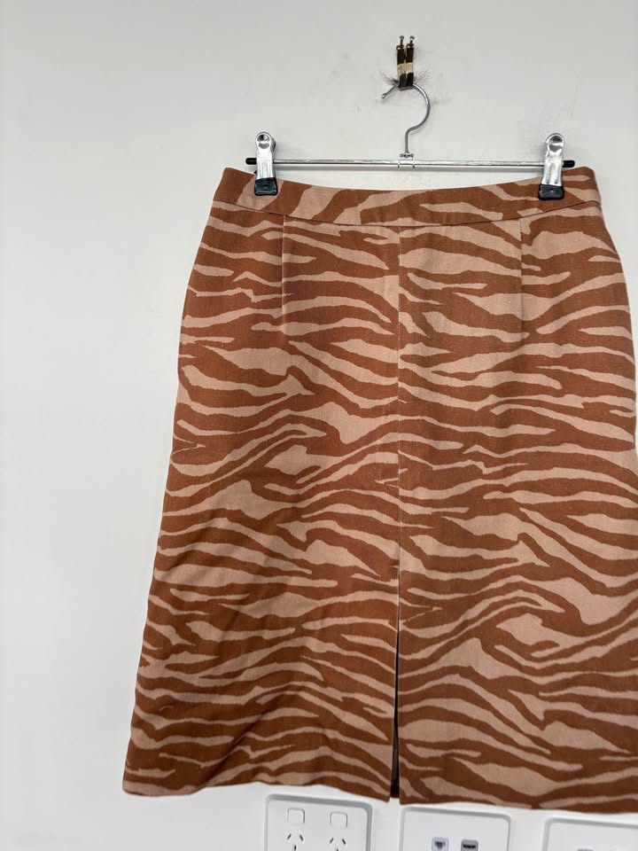 DEERING Skirt - size large