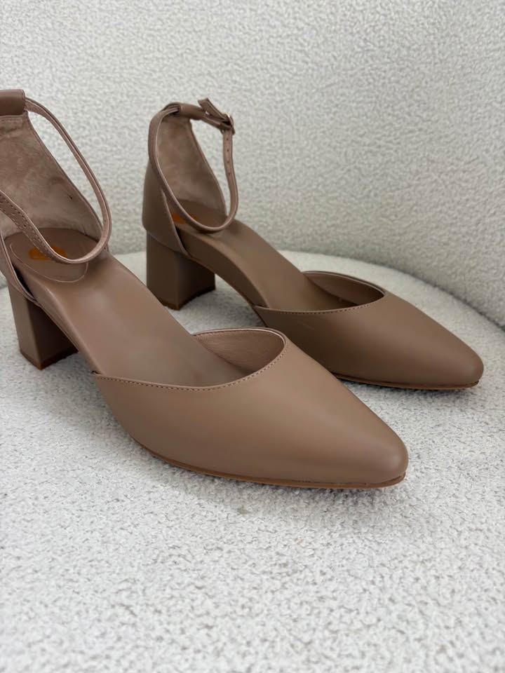 Bared Shoes - size 42 BRAND NEW