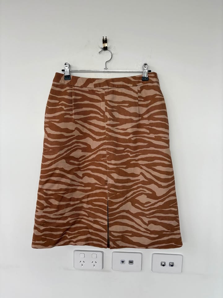 DEERING Skirt - size large