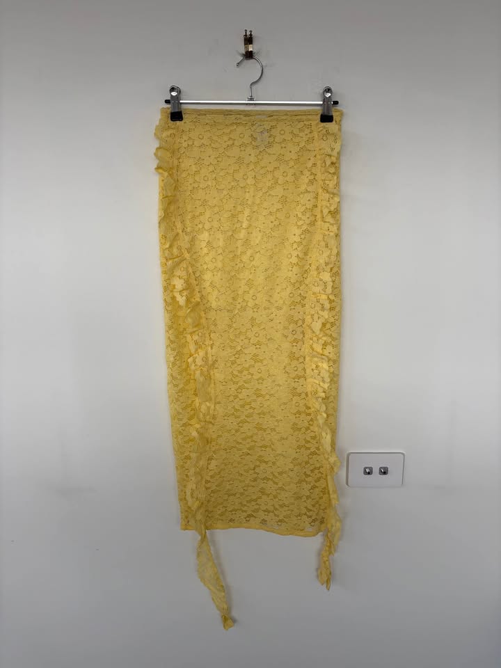 Decondurate Yellow Lace Set - size 6