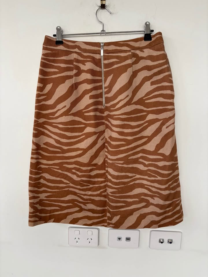 DEERING Skirt - size large