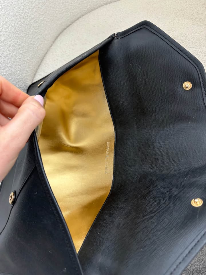 Micheal Kors Clutch