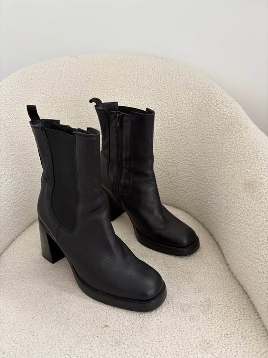 Edward Meller Boots - size 42