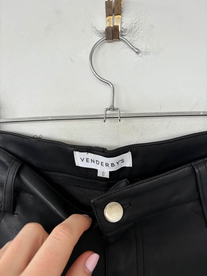Venderby Faux Leather Pant - size S