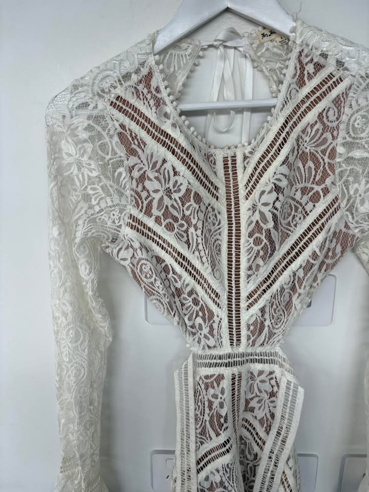 For love & Lemons Mini - size small