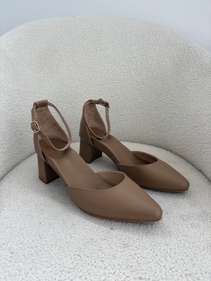 Bared Shoes - size 42 BRAND NEW