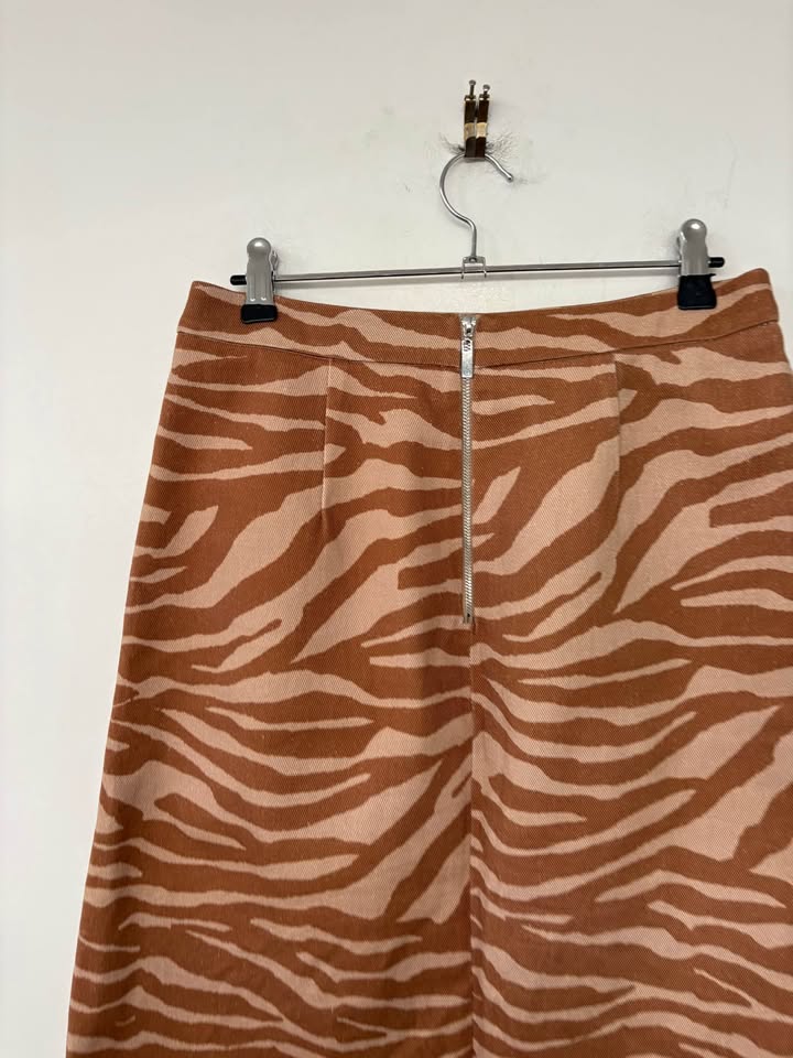 DEERING Skirt - size large