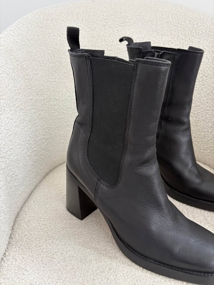 Edward Meller Boots - size 42
