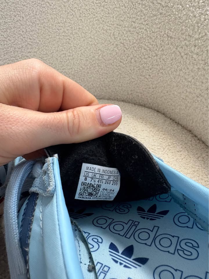 Adidas Runners - size 41 1/3