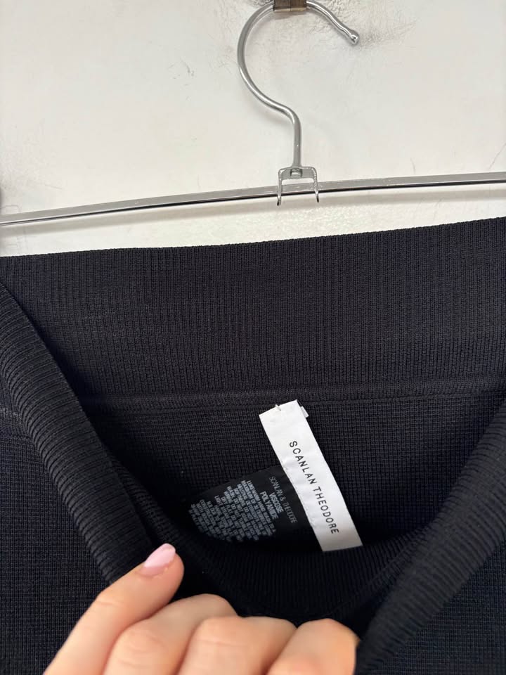 Scanlan Crepe Knit Skirt - size small