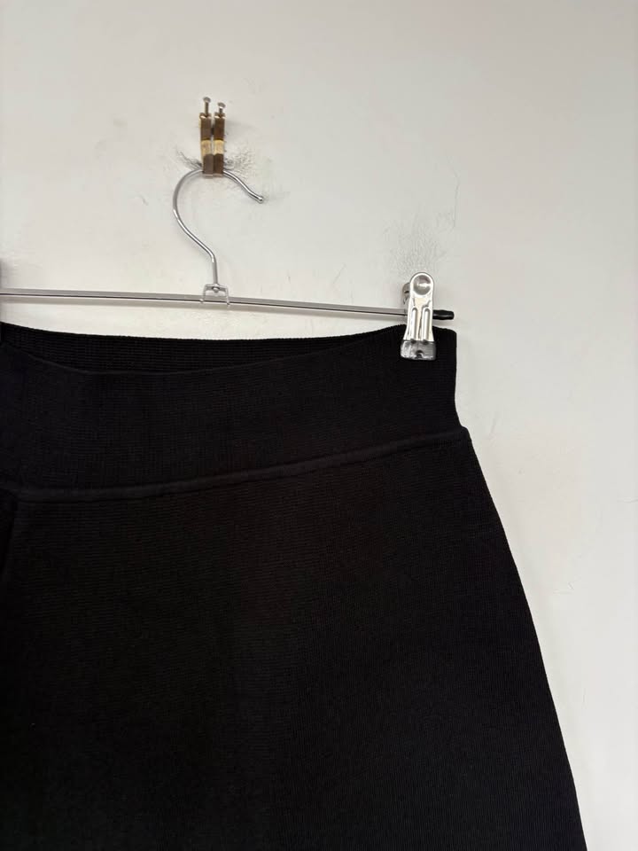 Scanlan Theodore Crepe Knit Skirt - size 8