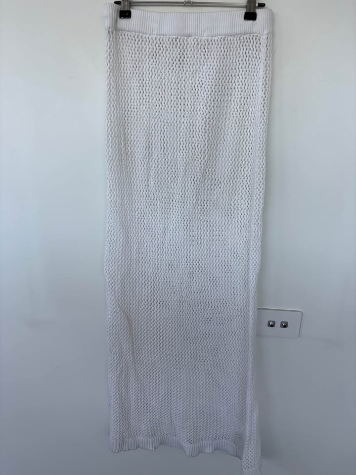 Venroy Crochet Skirt - size medium