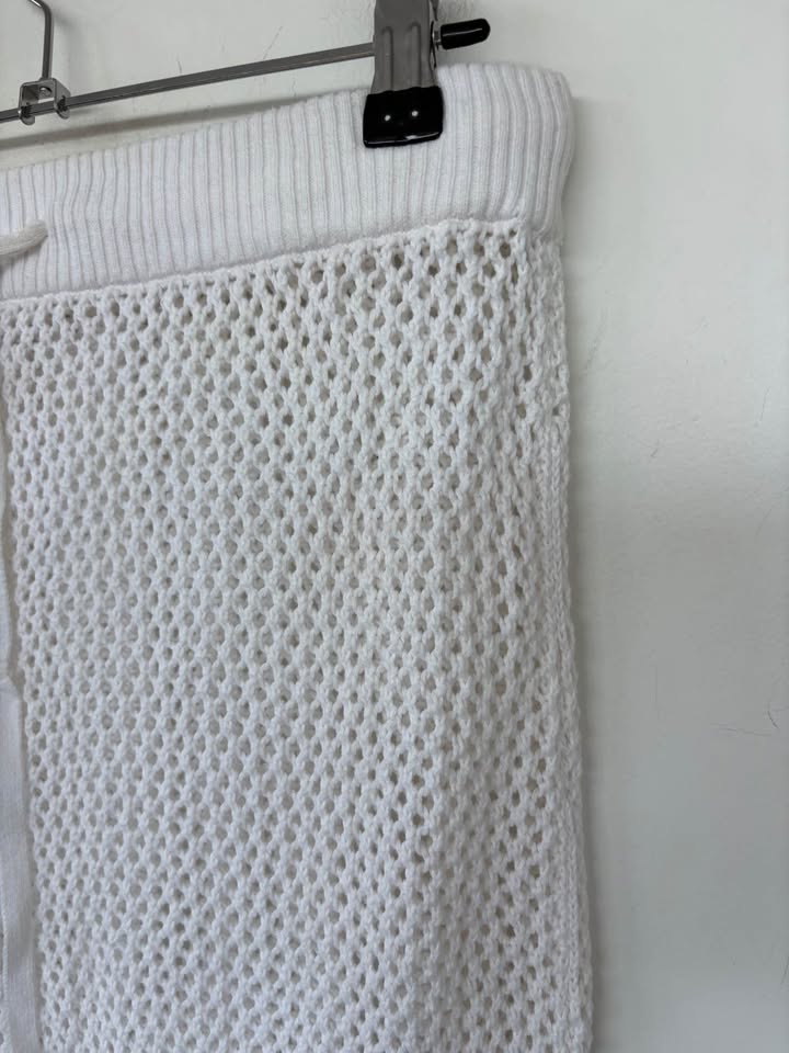 Venroy Crochet Skirt - size medium