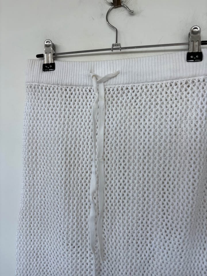 Venroy Crochet Skirt - size medium