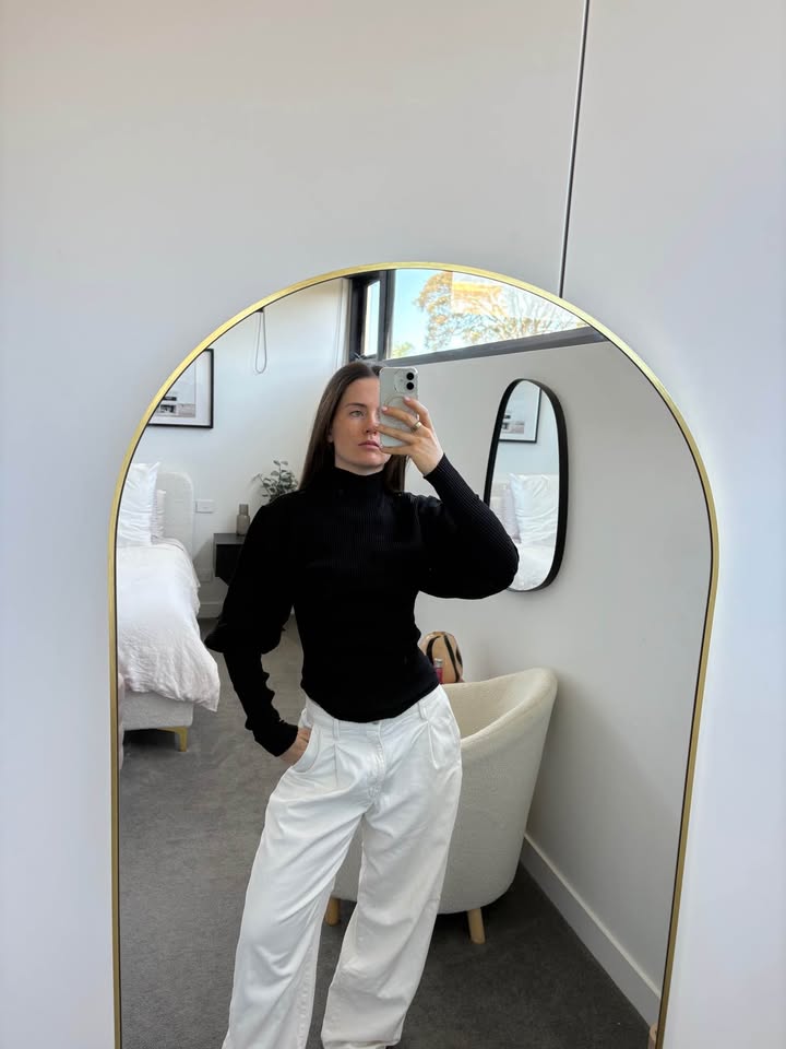Bassike Top - size xs