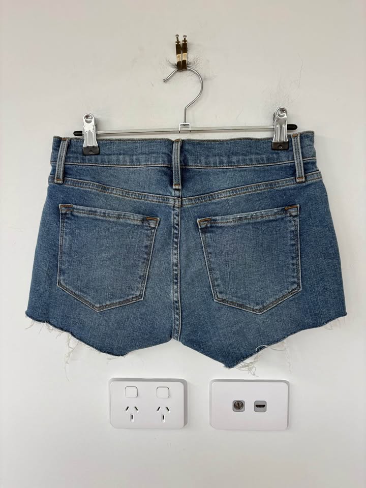 Frame Shorts - size 24