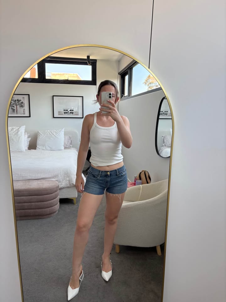 Frame Shorts - size 24